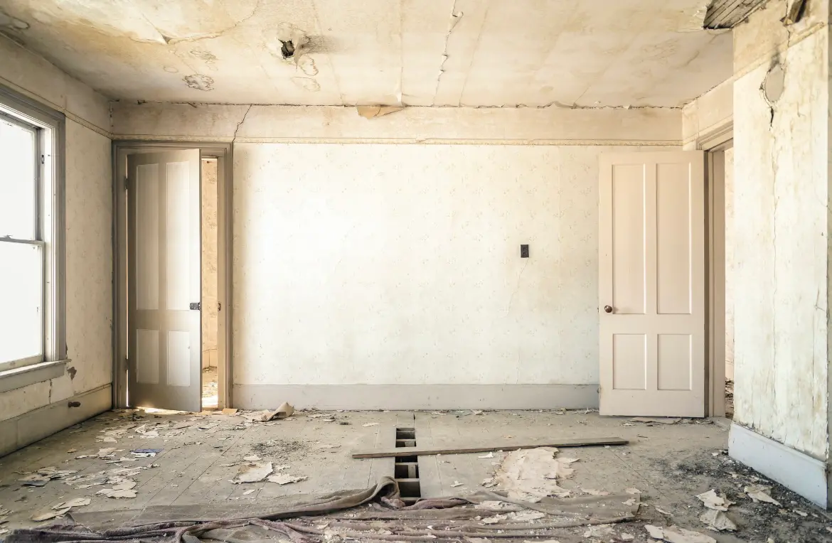 Waste disposal crew managing a cleanout project in Chula Vista